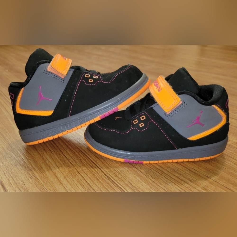 Jordan 1 Flight GS Black Orange Girls or Boys Sneakers Size 7c